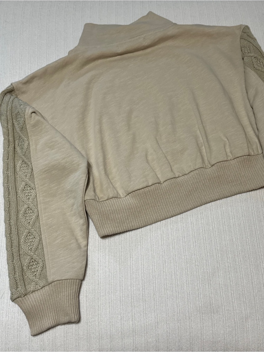 NWT Urban Outfitters Cable Knit Sleeve Mock Neck Cropped Sweatshirt / Beige / M - Picture 4 of 4